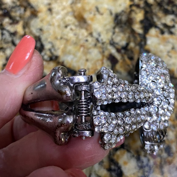 Crystal Skull Cuff Bracelet silver tone - Picture 5 of 8